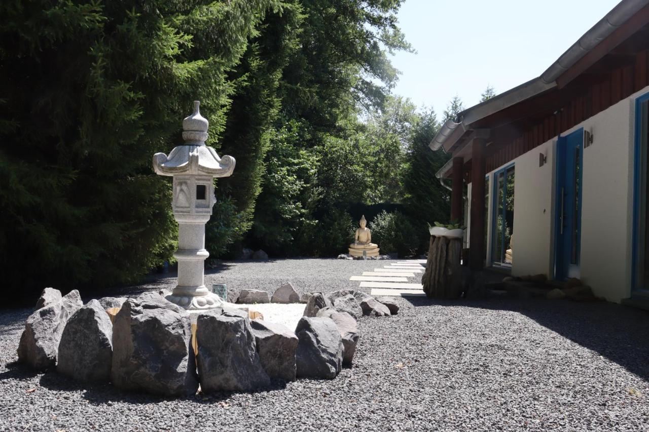 Bio-Ferienhaus-Eifel Rott  ภายนอก รูปภาพ